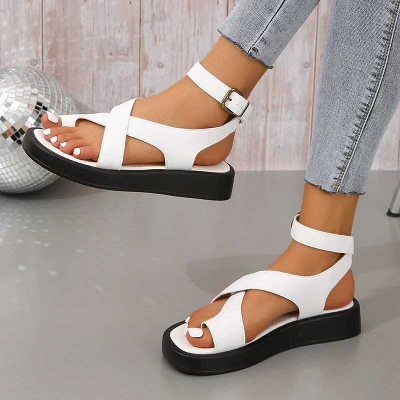 Casual clip-toe sandals with chunky sole