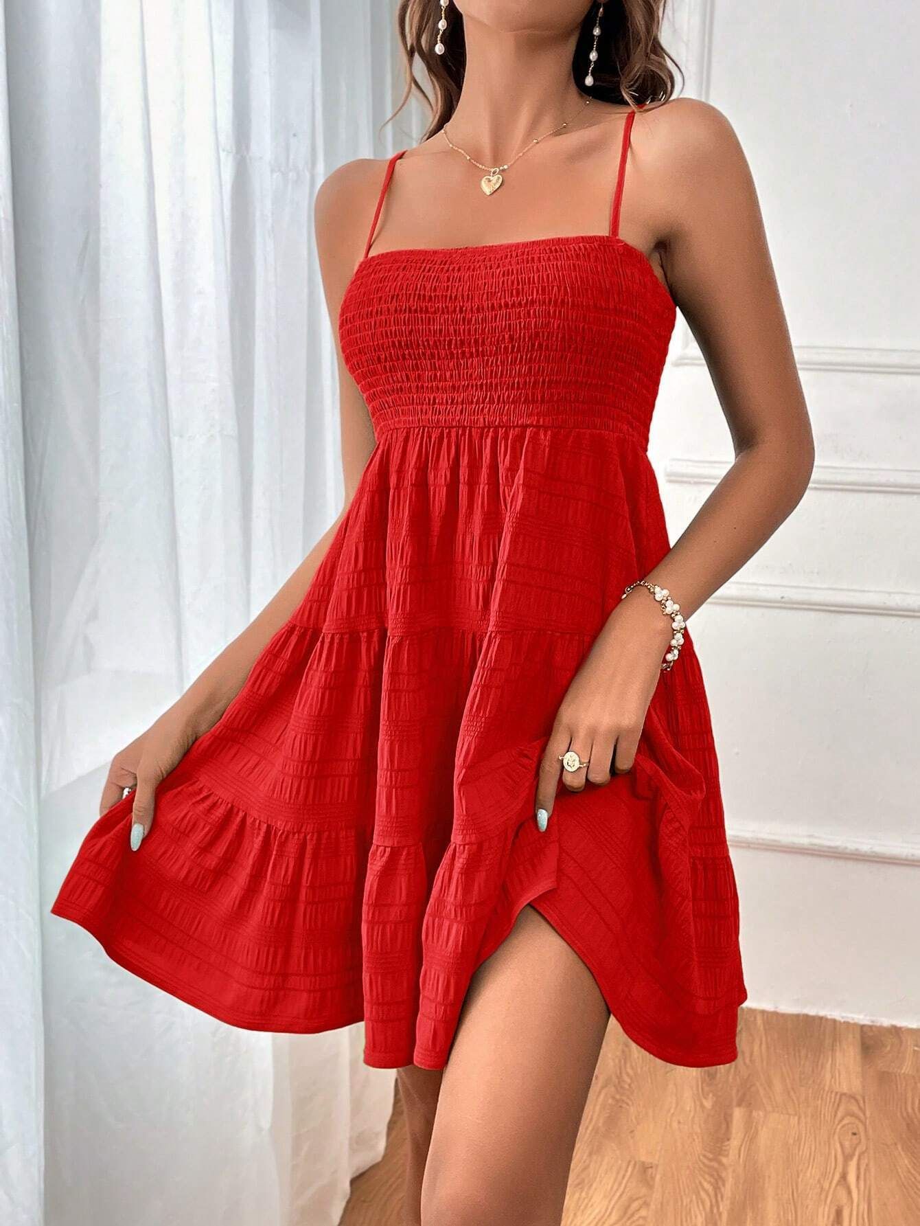 Pleated summer dress with square collar