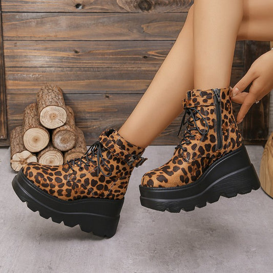 Scarpe con fondo spesso con stampa leopardata