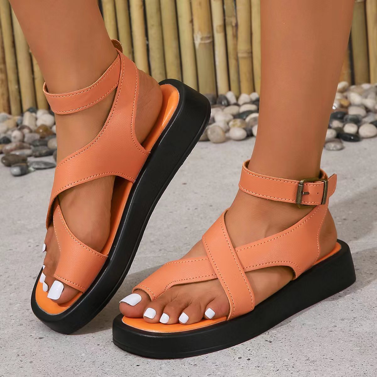 Casual clip-toe sandals with chunky sole