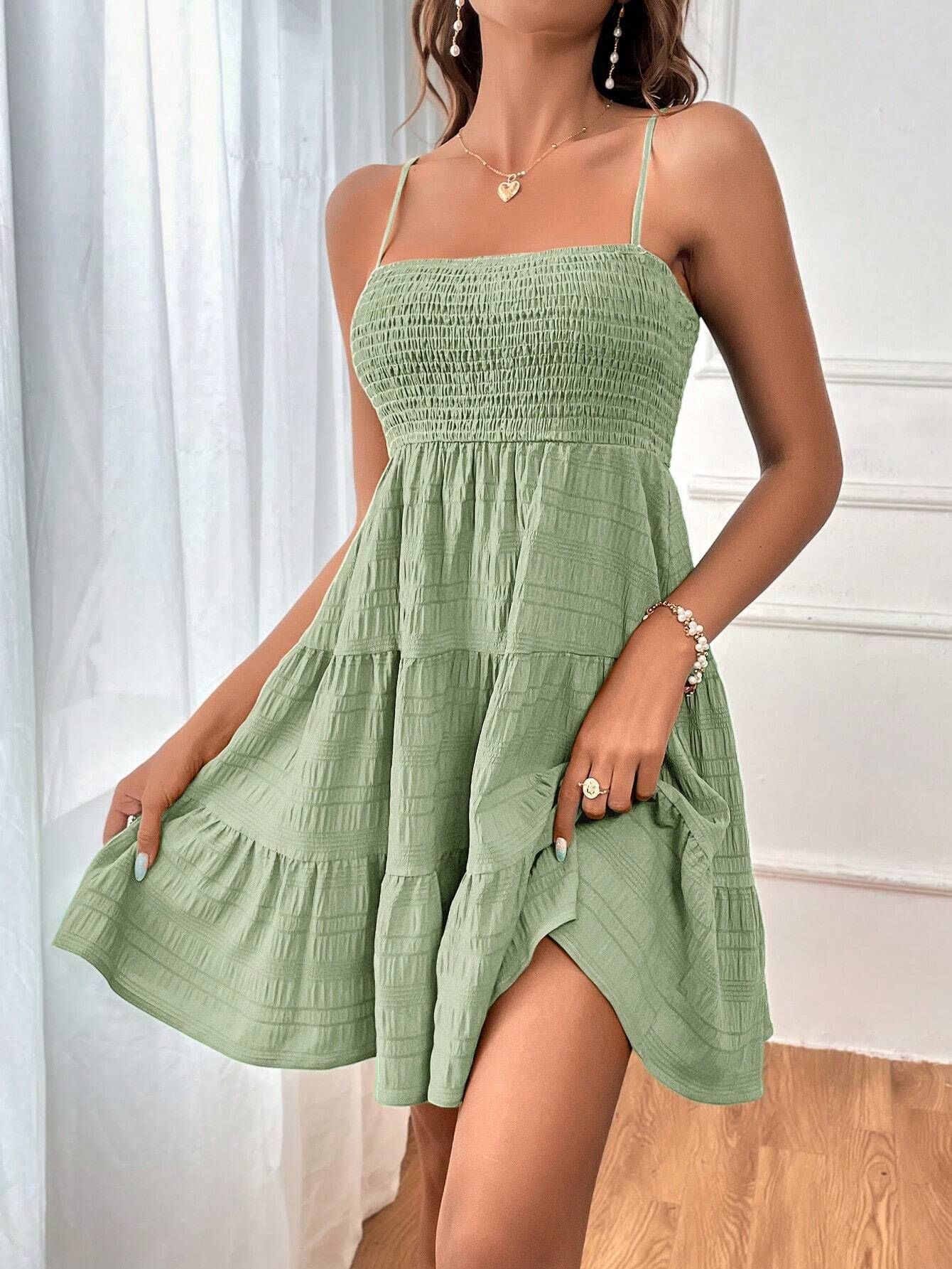 Pleated summer dress with square collar