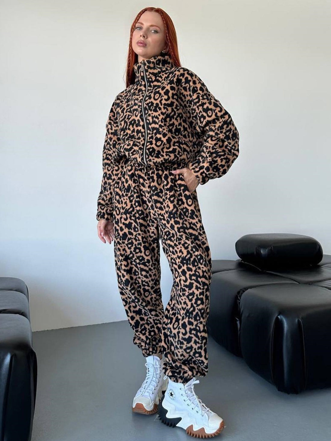 Completo maglione con cerniera e pantaone con stampa leopardata