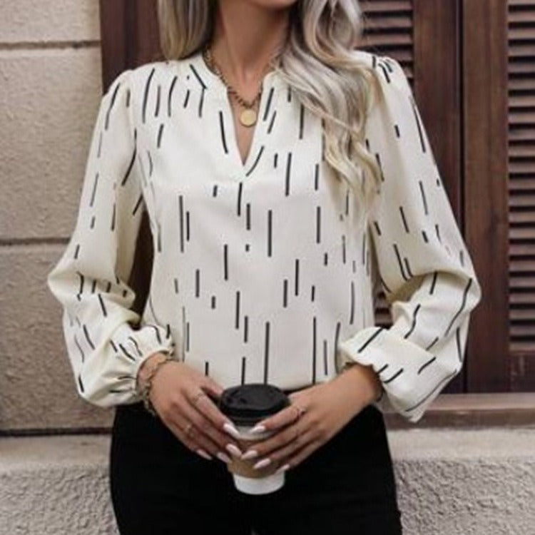 Camicia stampata slim fit con scollo a V