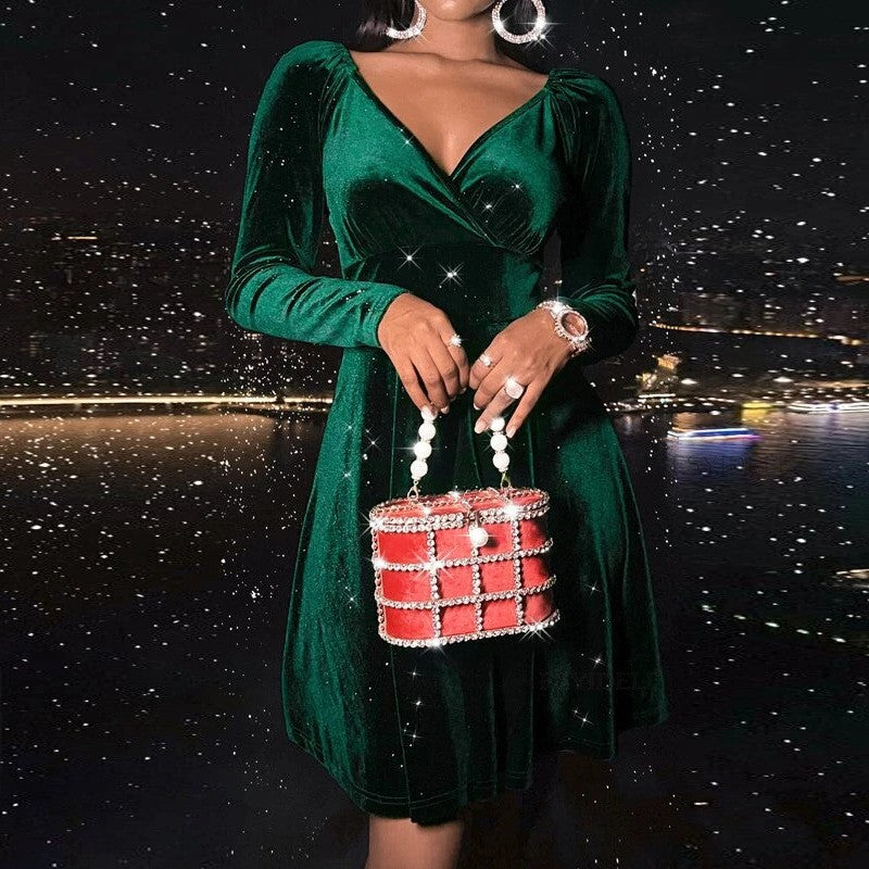 Abito elegante in velluto con scollo a V – Maniche lunghe e gonna svasata