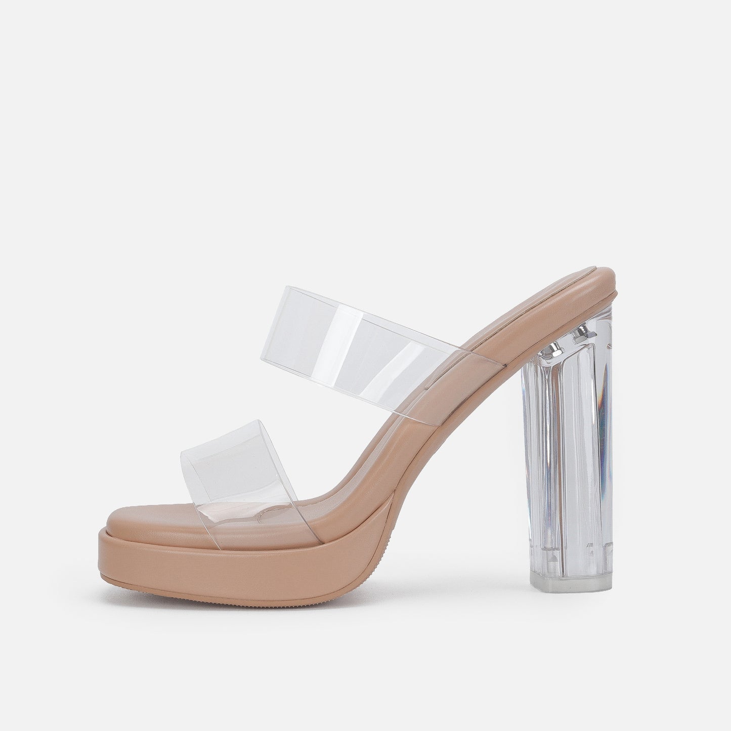 Shoes with thick heels in transparent crystal