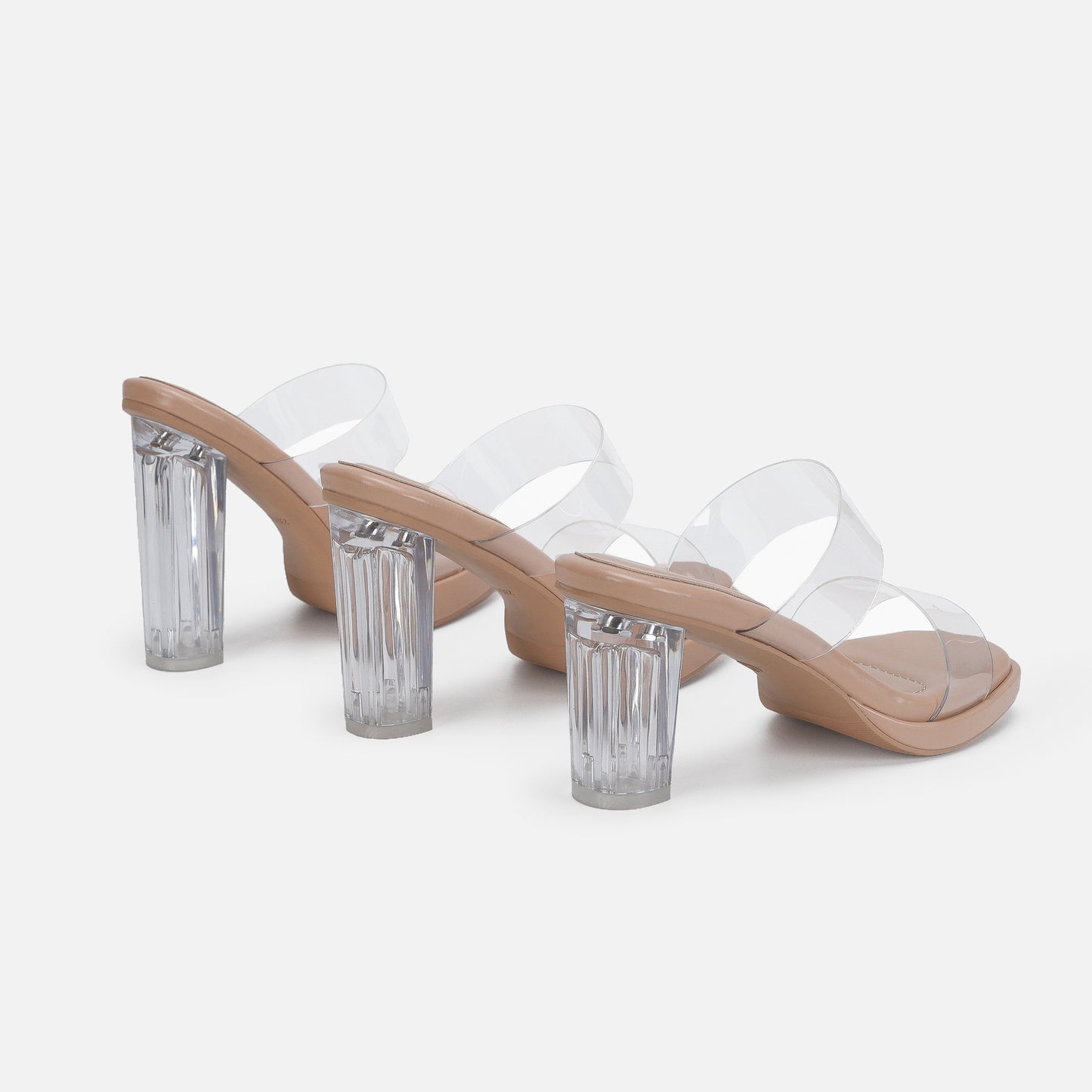 Shoes with thick heels in transparent crystal