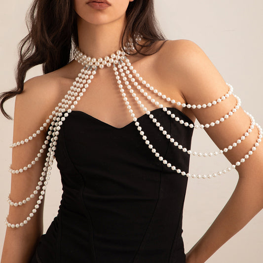 Elegante catena multistrato con nappa imitazione perla da donna