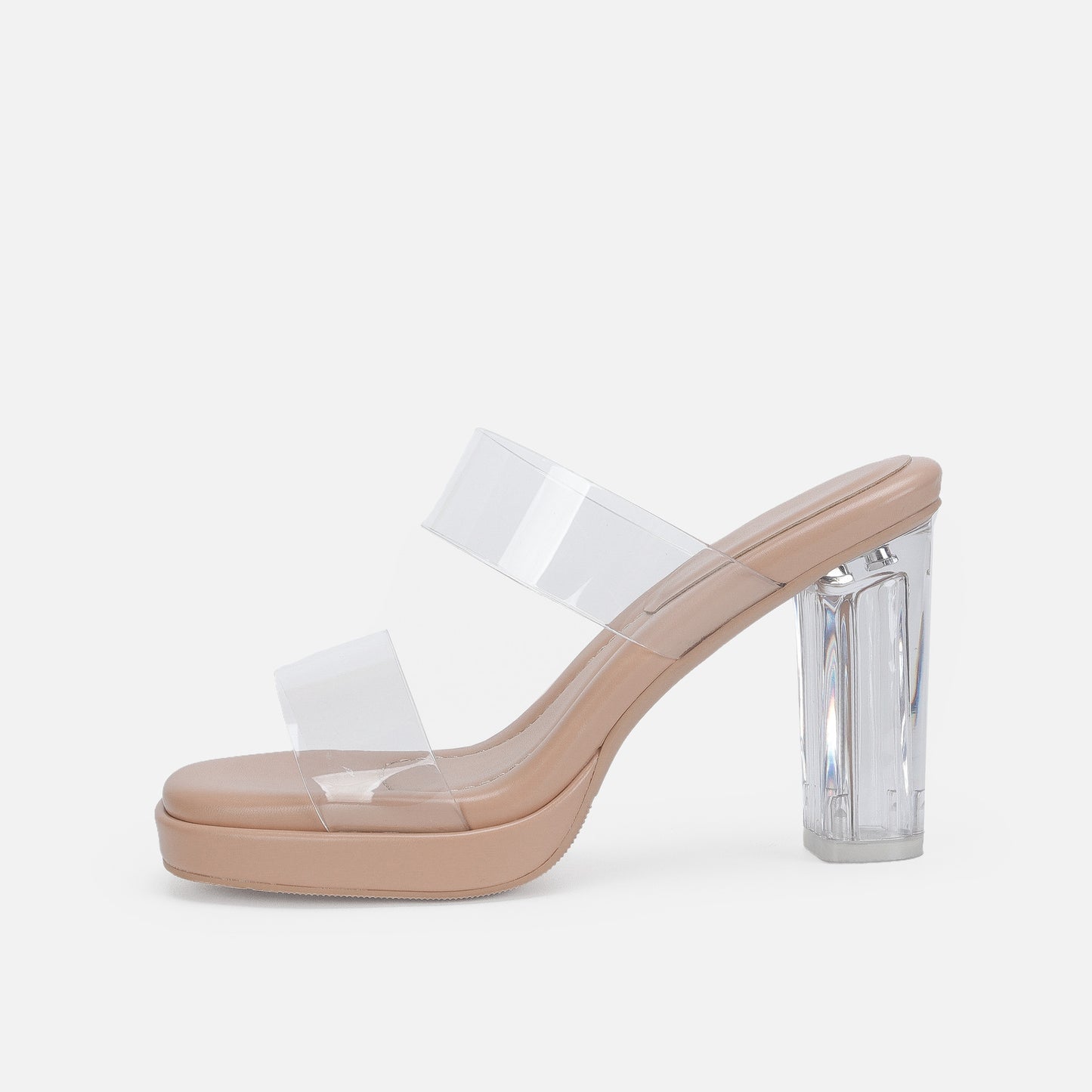 Shoes with thick heels in transparent crystal