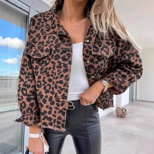 Giacca da donna con stampa leopardata con tasca