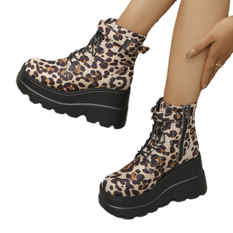 Scarpe con fondo spesso con stampa leopardata