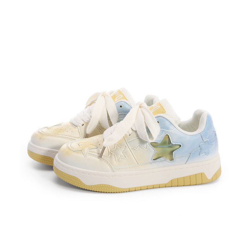 Sneaker piatta da donna con sfumature di colore