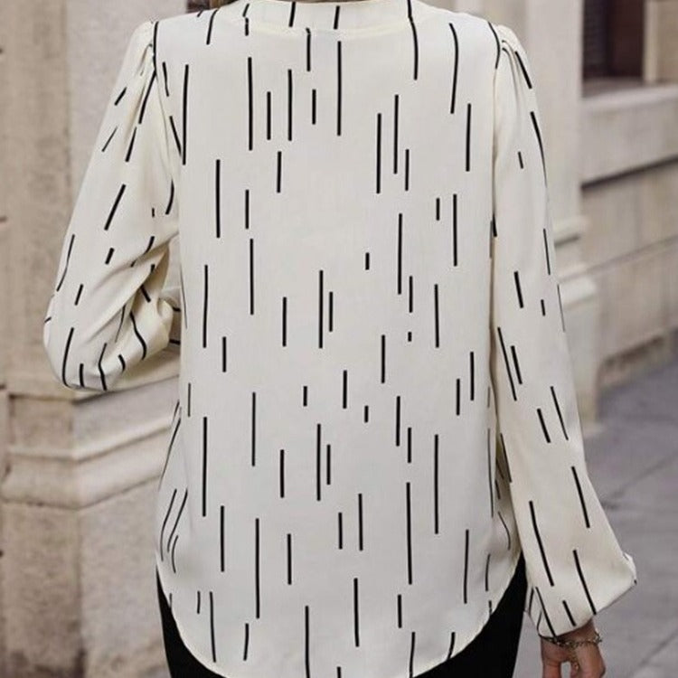 Slim fit printed shirt with V-neck