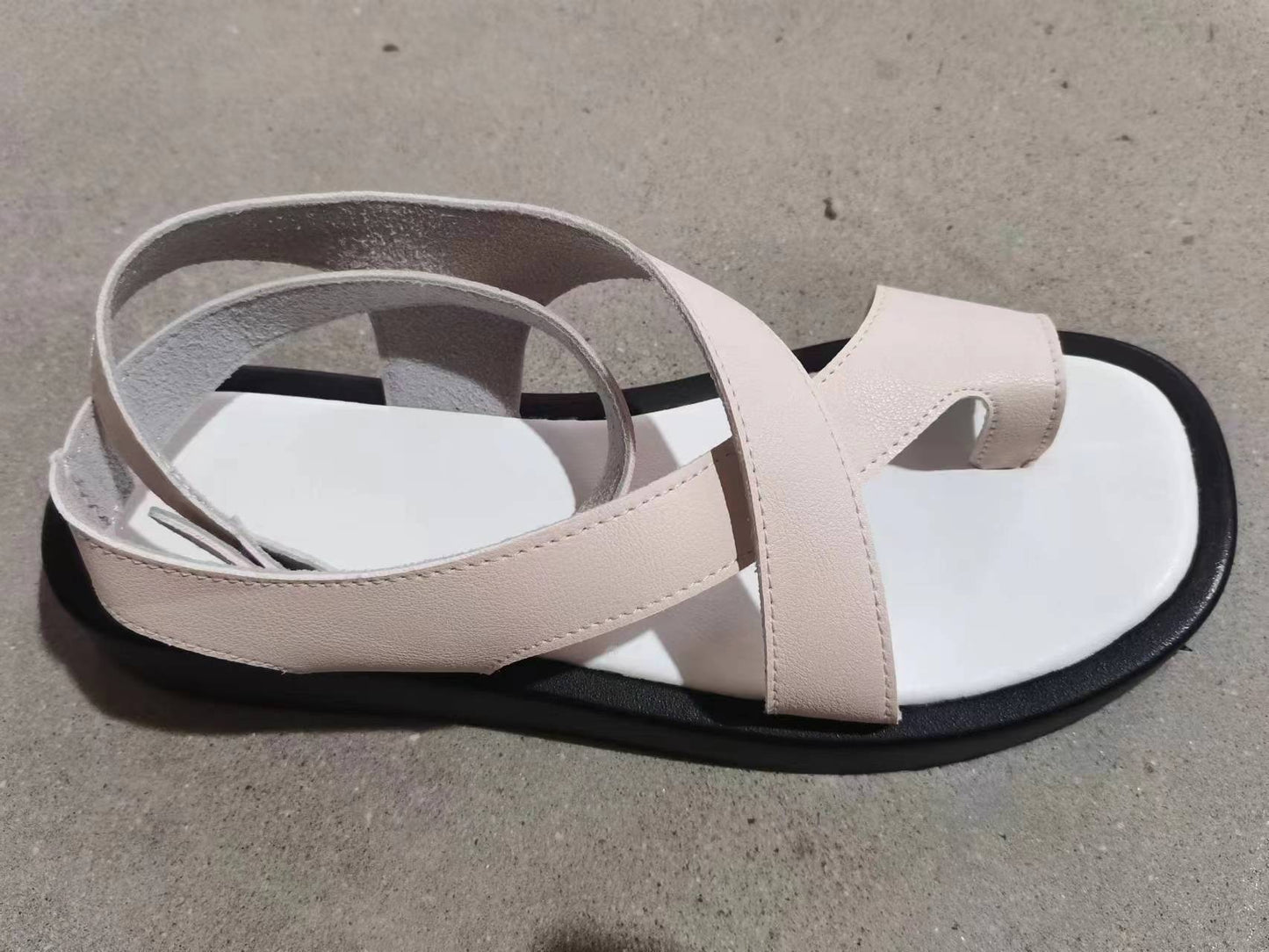 Casual clip-toe sandals with chunky sole